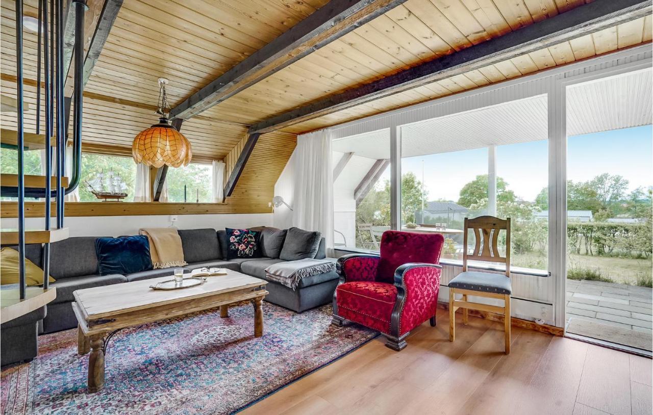 Amazing Home In Logstrup With Kitchen 외부 사진